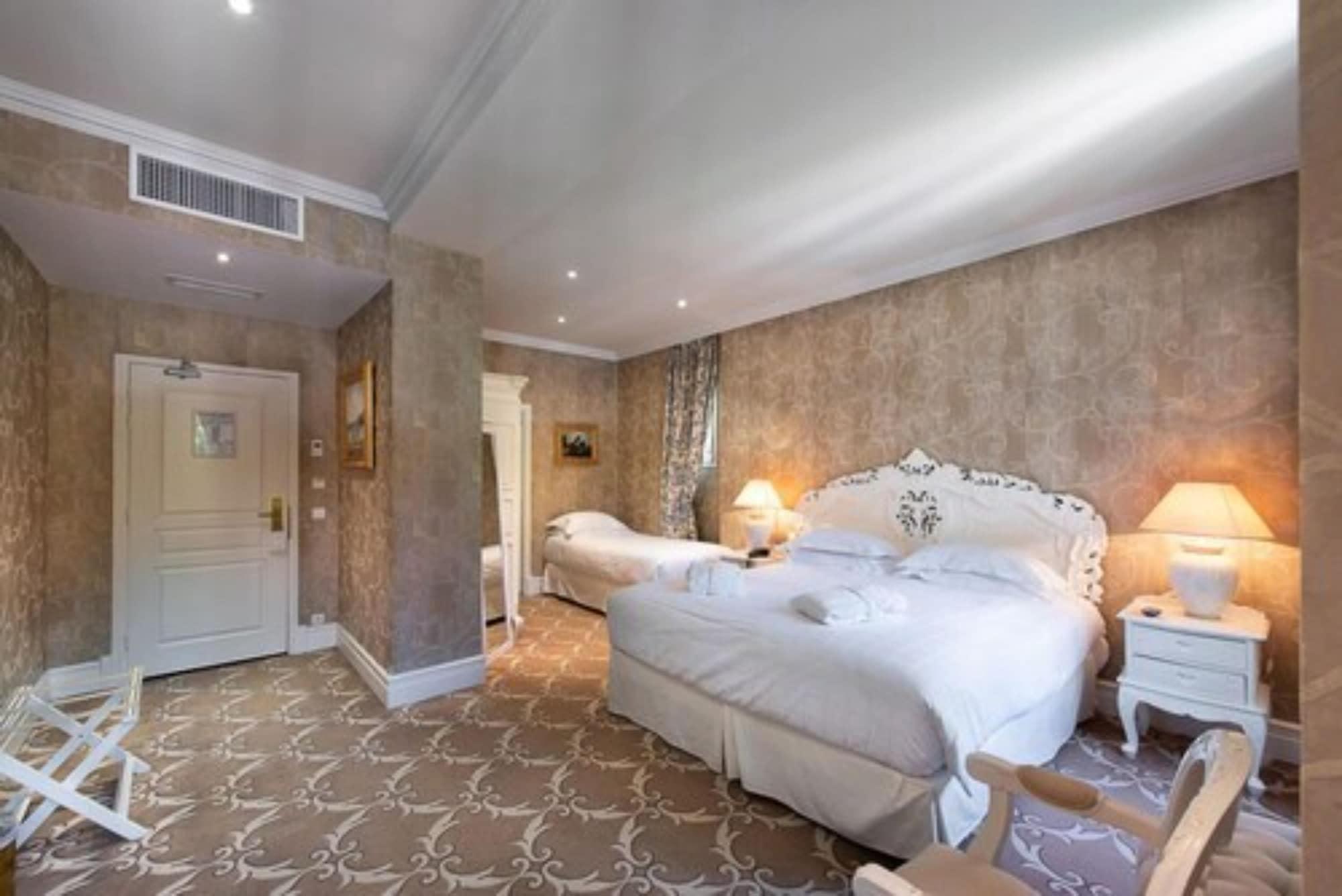 Hotel Chateau De La Tour Канны Экстерьер фото