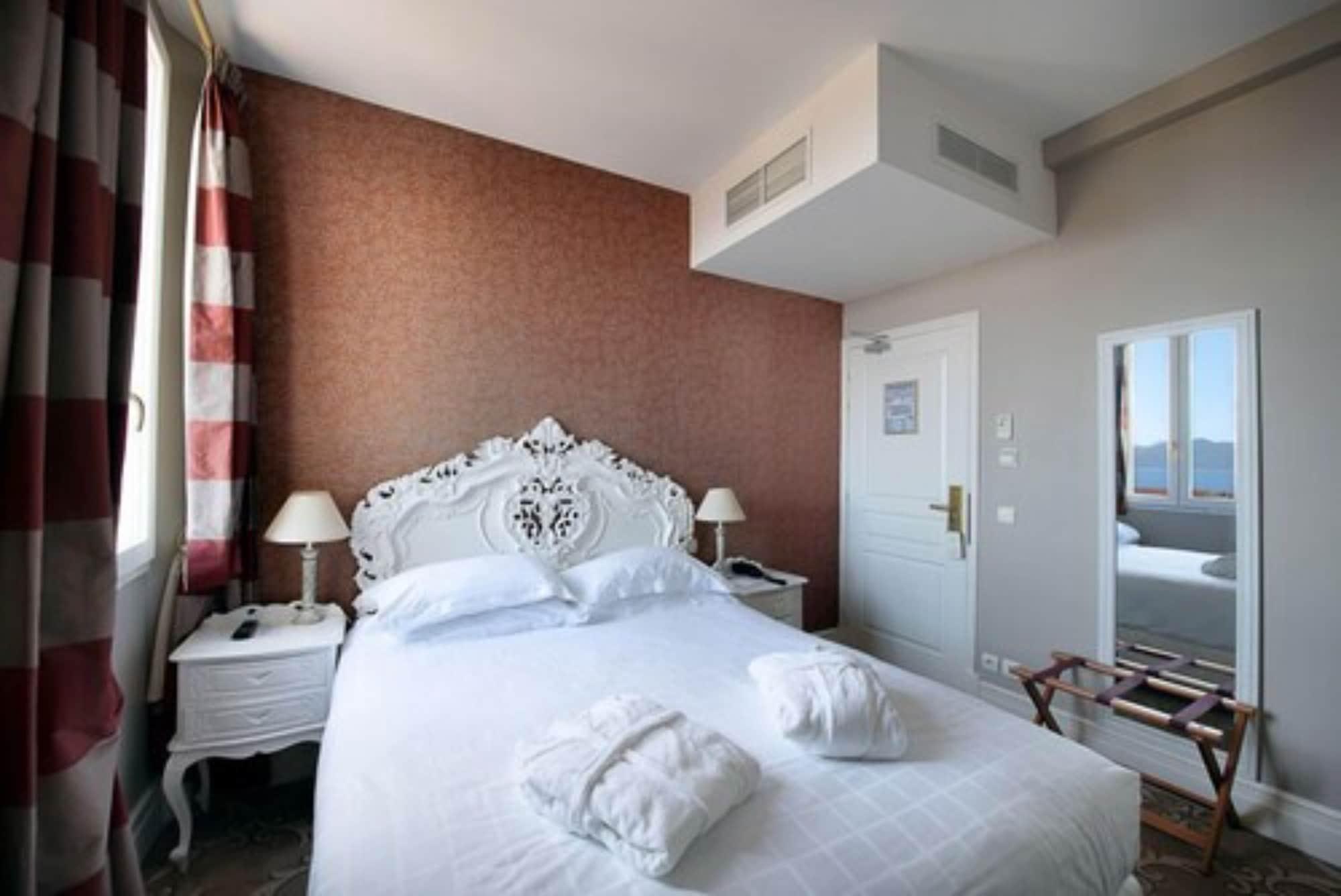 Hotel Chateau De La Tour Канны Экстерьер фото