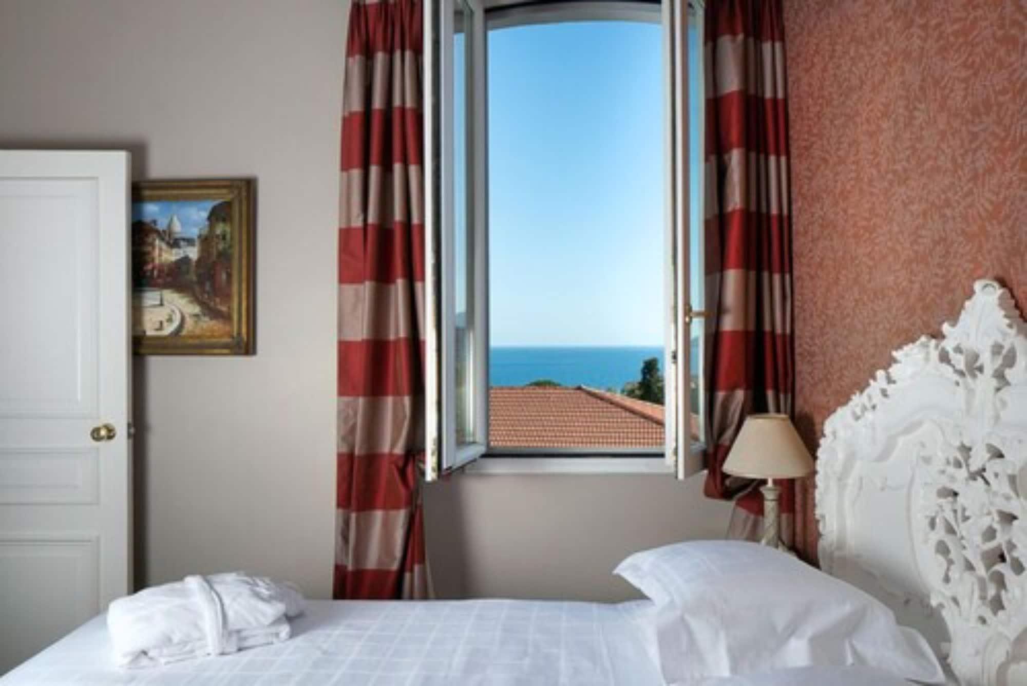 Hotel Chateau De La Tour Канны Экстерьер фото