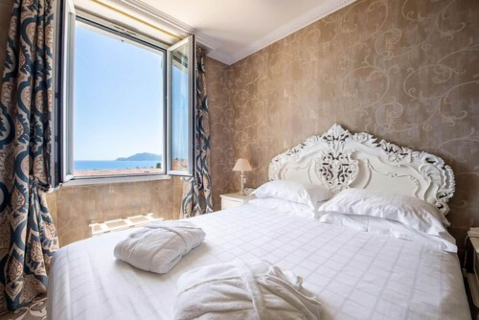 Hotel Chateau De La Tour Канны Экстерьер фото