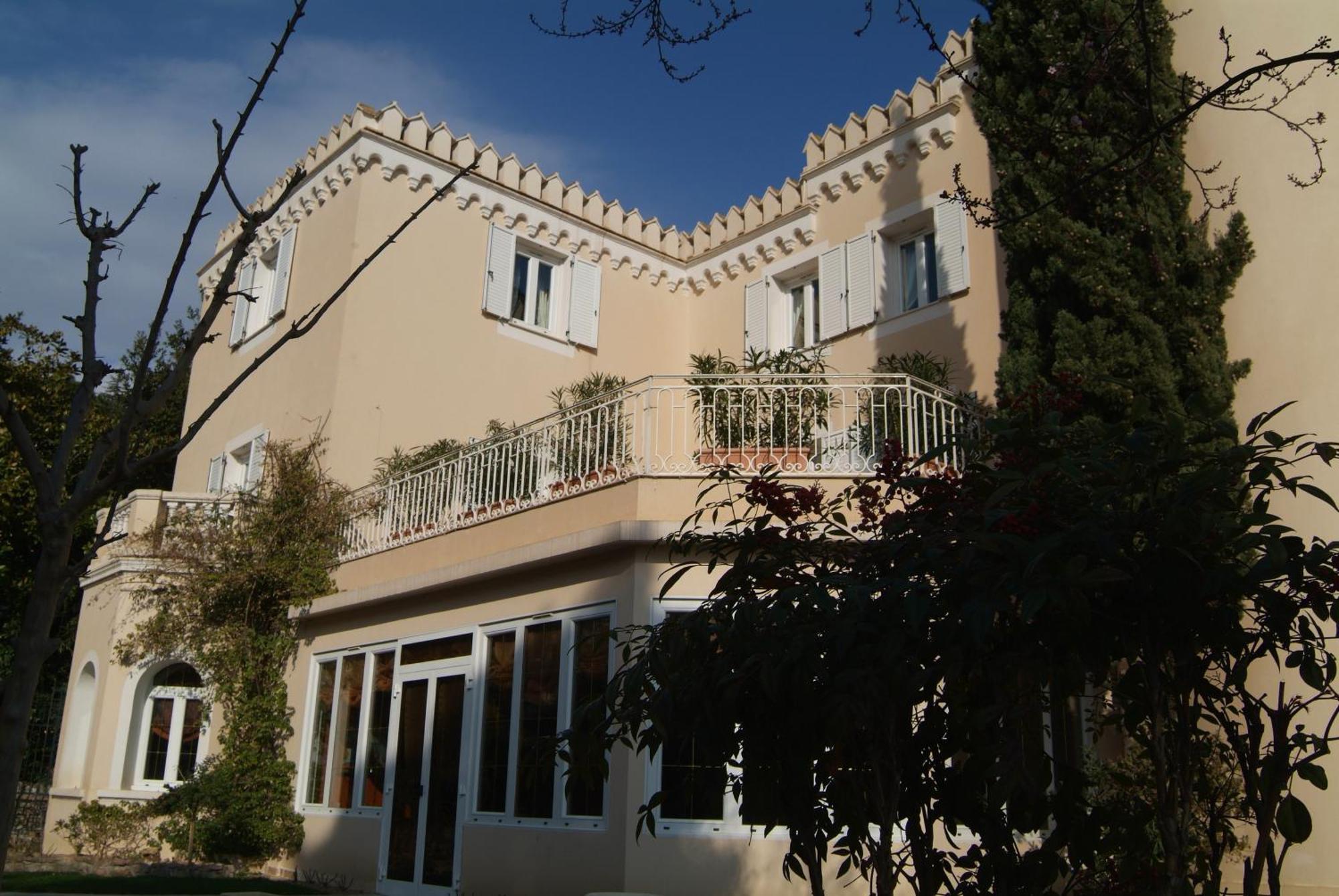 Hotel Chateau De La Tour Канны Экстерьер фото