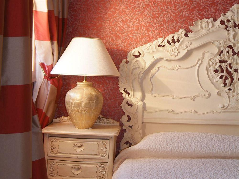 Hotel Chateau De La Tour Канны Экстерьер фото