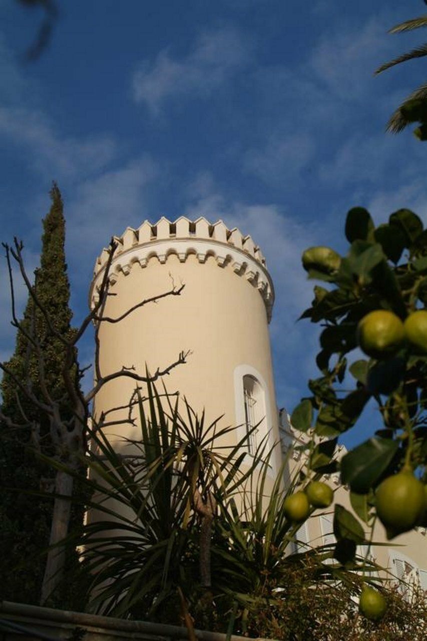 Hotel Chateau De La Tour Канны Экстерьер фото